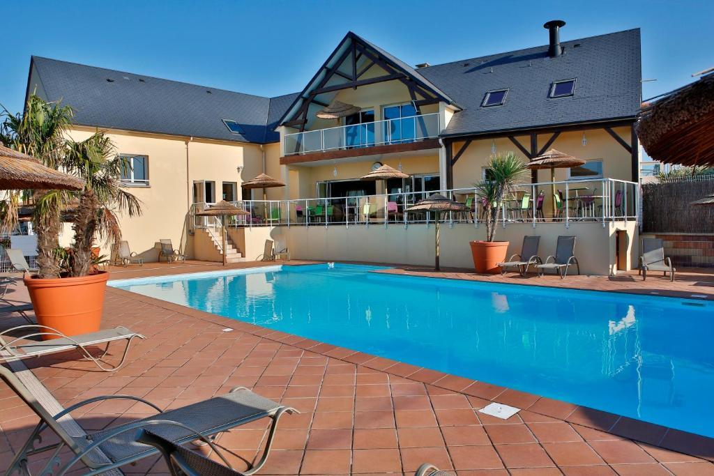 Camping Saint Michel Courtils Exteriér fotografie