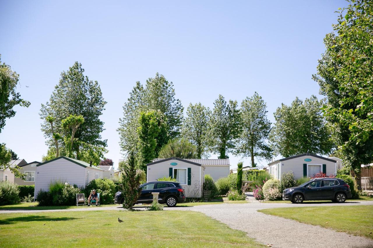 Camping Saint Michel Courtils Exteriér fotografie