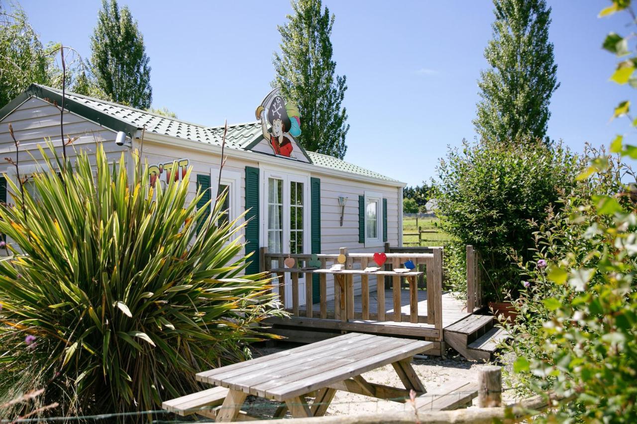 Camping Saint Michel Courtils Exteriér fotografie